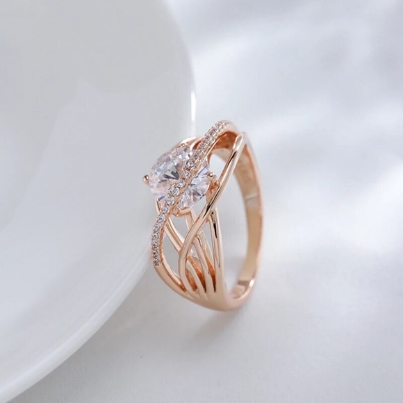 585 Rose Gold & Moissante Ring Size 8 - Picture 4 of 8